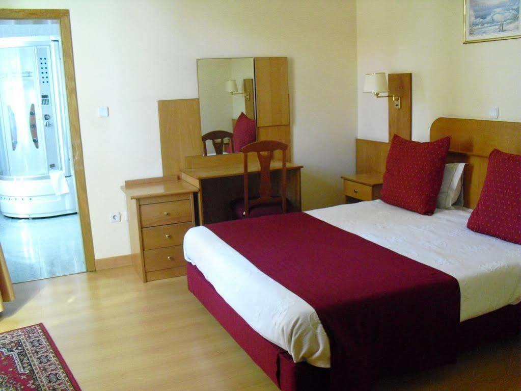 Hotel Solneve โกวิลา ภายนอก รูปภาพ